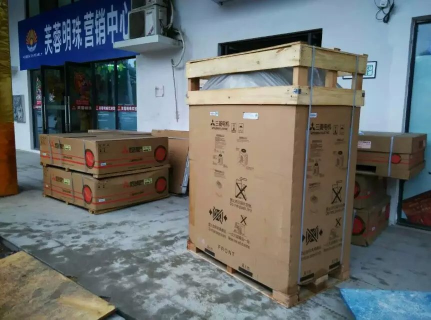 卸在東方明珠的三菱電機(jī)主機(jī)及室內(nèi)機(jī)