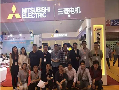 三菱電機(jī)優(yōu)秀團(tuán)隊(duì)合影
